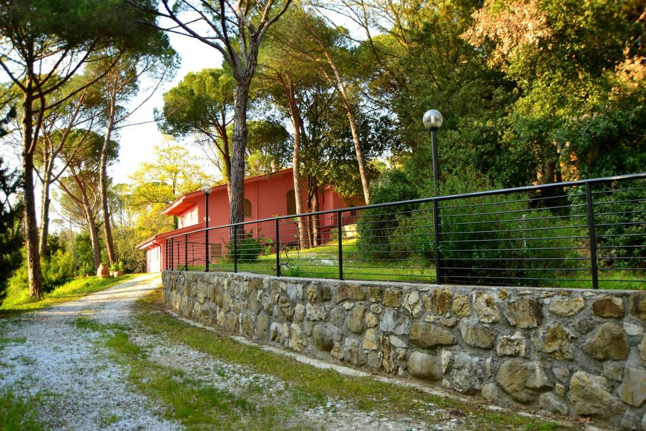 Agriturismo Poggio Al Pino Montelupo Fiorentino Exterior photo